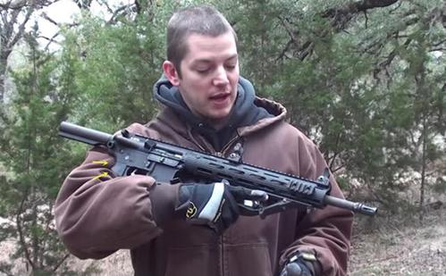 原创汤普森冲锋枪现代化魔改,道理我都懂,但配个八倍镜是什么意思?