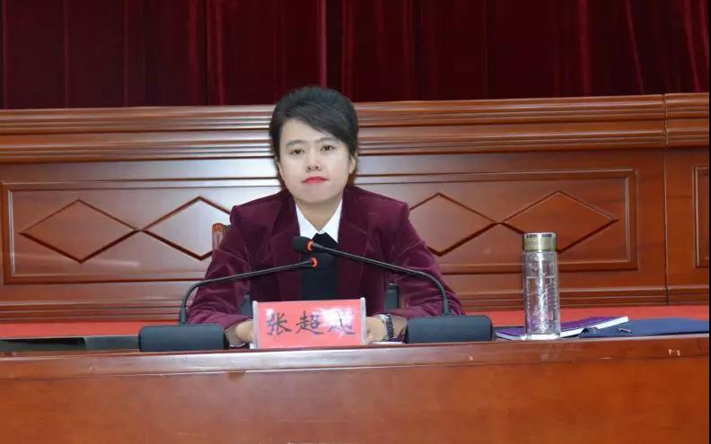 会议传达了县委书记洪非在县委十六届四次全体(扩大)会议上的讲话精神