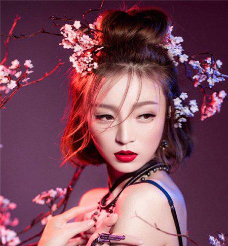 歌手小潘潘个人资料 小潘潘和小峰峰什么关系?