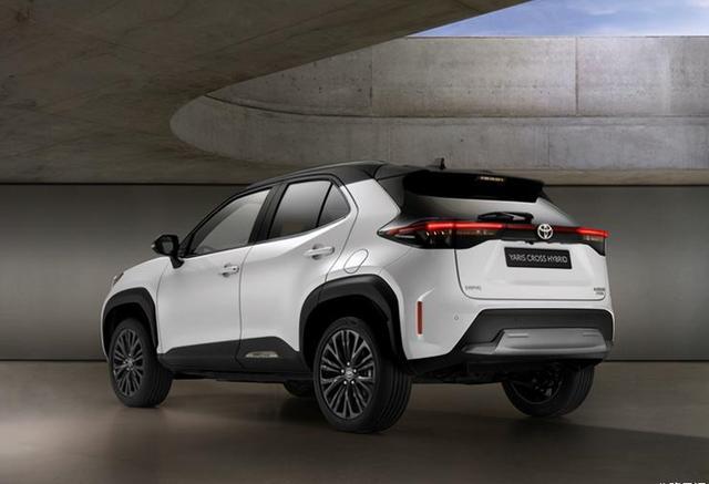 丰田曝光全新cross车型!截胡卡罗拉suv,采用全新设计风