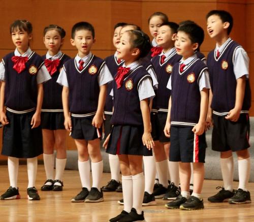 武汉市青山区 钢花小学"花儿合唱团"