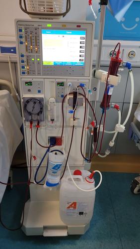 全新的德国费森尤斯的血液透析机