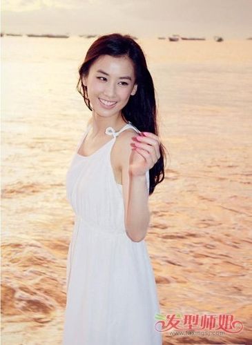 网曝黄圣依做二胎产检 盘点辣妈的时尚长发(2)