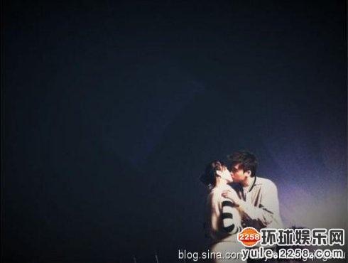 薛凯琪陈意涵唐嫣 盘点李易峰吻过的美艳女星