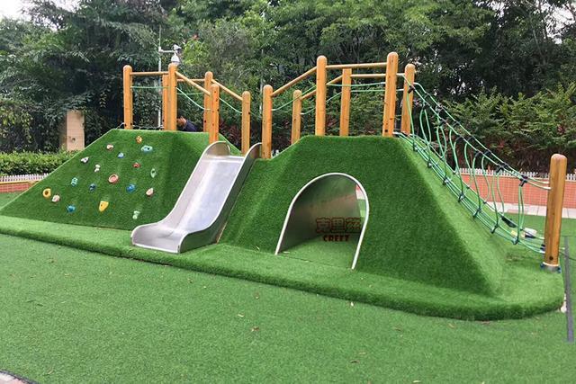 如何利用幼儿园户外空间?这些游戏区布置令人印象深刻