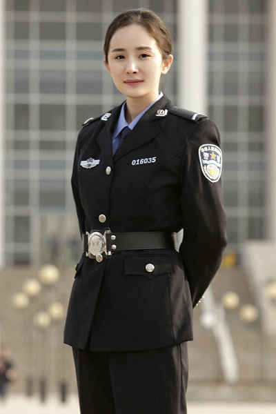 最美警花:李沁帅气,杨幂甜美,最后一位真爱粉才能认出来!