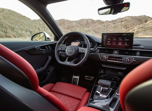 图为新款奥迪s4内饰