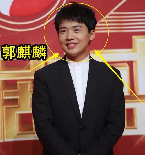 国剧盛典男星生图:张若昀绅士胡一天霸总,郭麒麟"职业装"亮了