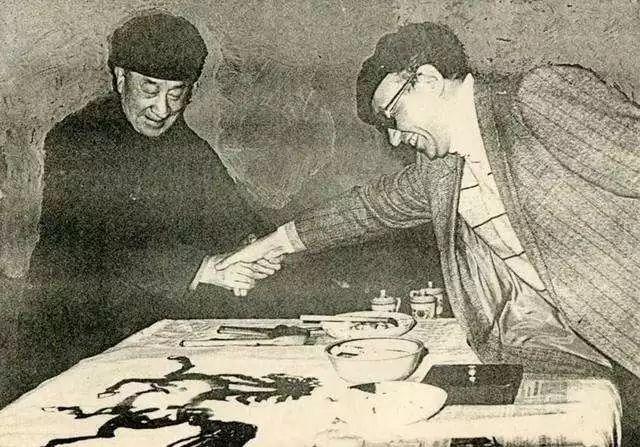 有着日本动漫鼻祖之称的手冢治虫直接弃医转行,将本片的导演万籁鸣