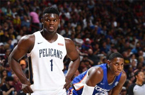 nba停赛至今,锡安身材大变样,麒麟臂差点撑爆t恤