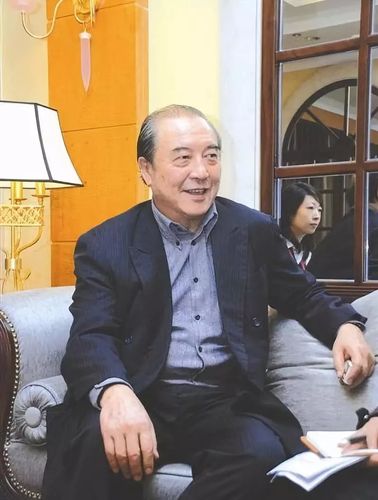 要么很多钱要么很多爱醒醒吧这只是喜宝式坏女人的追求