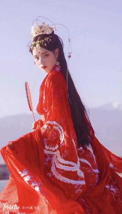 古风红衣半面妆