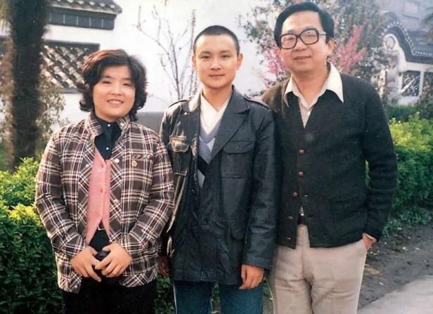 87红楼梦:欧阳奋强"耍大牌",化妆师气哭