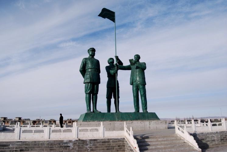 冯玉祥将军五原誓师雕塑