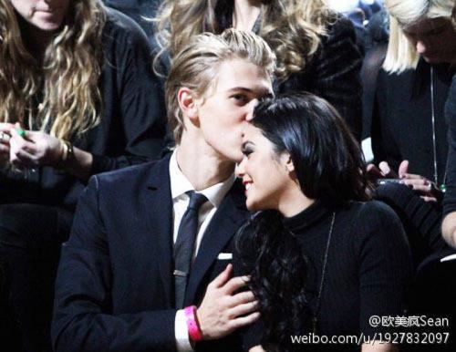 奥斯汀·巴特勒&凡妮莎·哈金斯