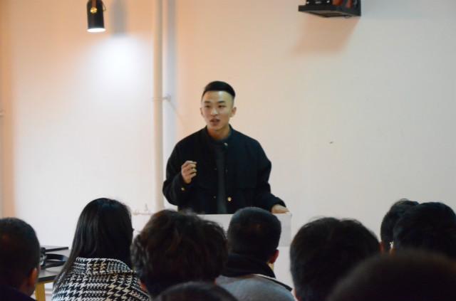 普通话的魅力无穷无尽活动伊始,杨晓雄学长先简单的做了一个自我介绍