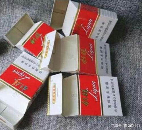 空香烟盒diy烟灰缸 1,首先,我们需要搜集五个干净没有破损的空香烟盒