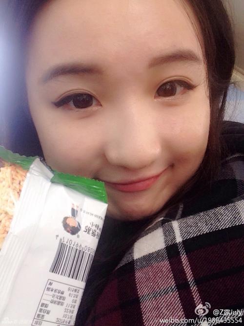 周云露生前照片甜美青春