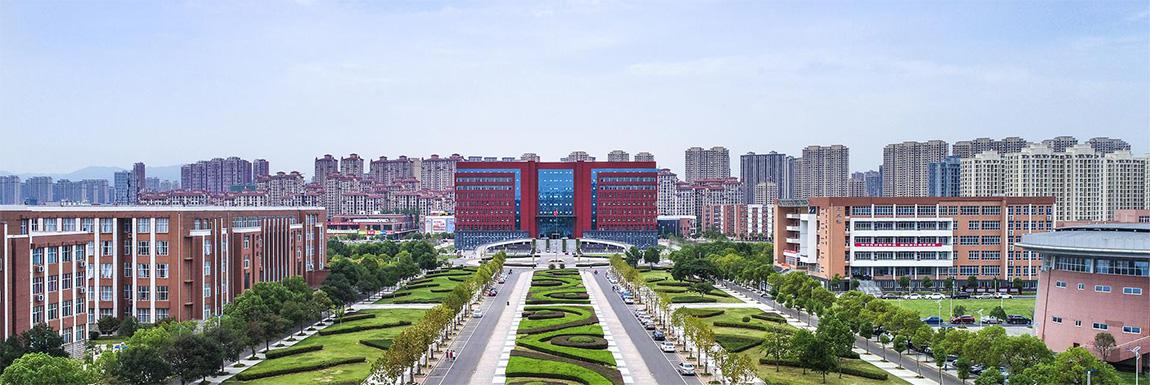 江西科技师范大学校园.jpg