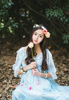 beauty-花瓣网|陪你做生活的设计师 | 手绘头戴花环的