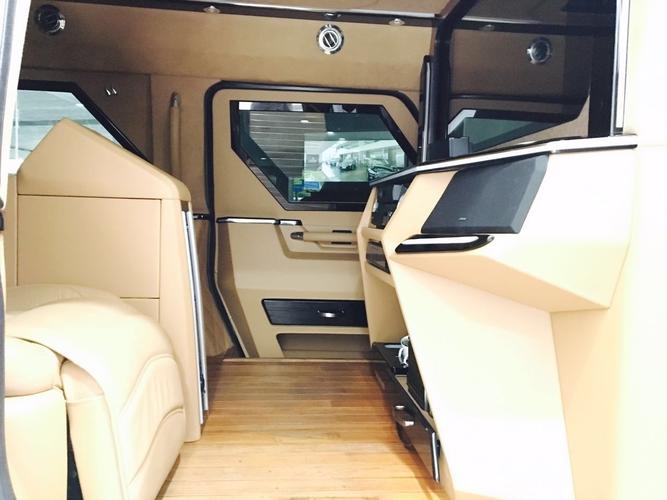 乔治巴顿2018款福特f550底盘四座六座