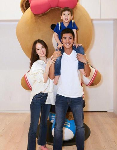 嗯哼撞脸"胡一统"!霍思燕机智回应7个字被网友大赞情商高!