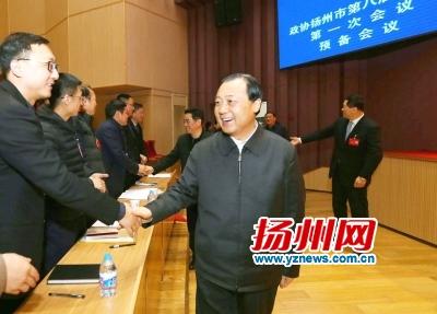 谢正义张爱军朱民阳洪锦华等看望政协委员