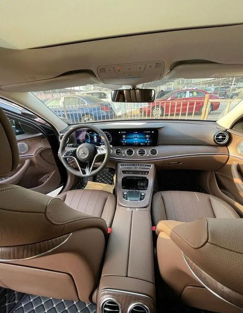 坐标南宁喜提奔驰e300l立标绝美色!绝美