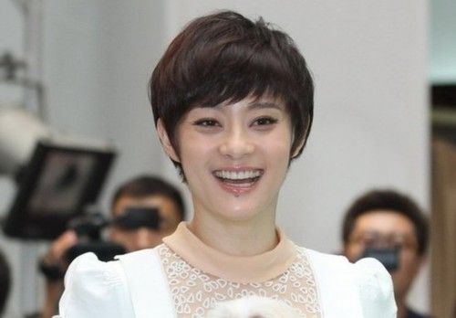 看着平时假装清纯天真的孙俪,其实真实年龄已经29岁了,当年在