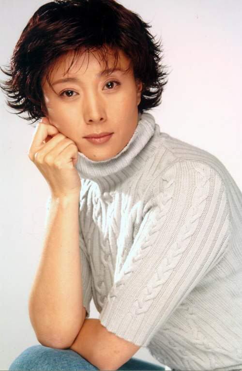  p>郑铮,山东济南人,毕业于中央戏剧学院,中国内地女演员.
