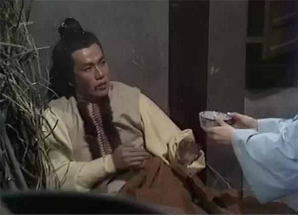 完颜洪烈为了心爱的女人不折手段,相信他对包惜弱是真心的.