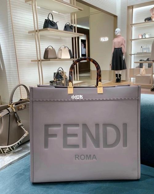 fendi tote_tote_roma_芬迪怎么样_挂钩_肩带_手提包