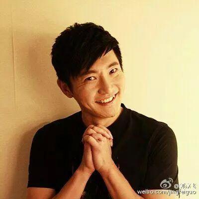 有虎牙的男星到底有多帅?刘昊然软萌可爱郭京飞最特别