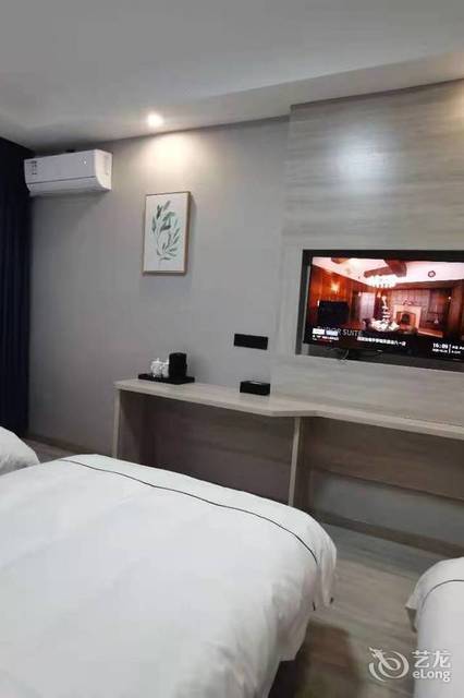 华驿精选酒店(南昌八一大道青山路口地铁站店)