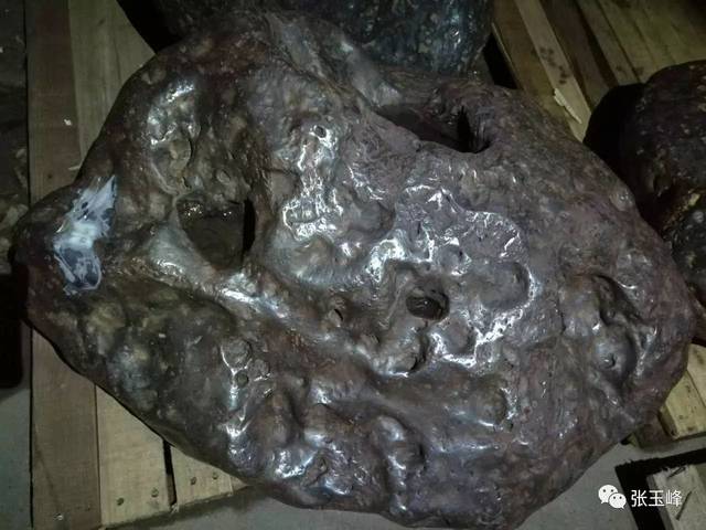极品大品铁陨石～新疆张玉峰收藏