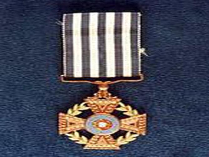 英勇奖章(葡萄牙语:a medalha de valor)是澳门勋章,奖章和奖状制度第