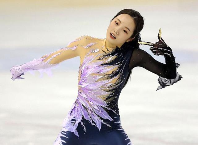 美若天仙日本花滑女神本田真凛颜值爆棚人气超过福原爱