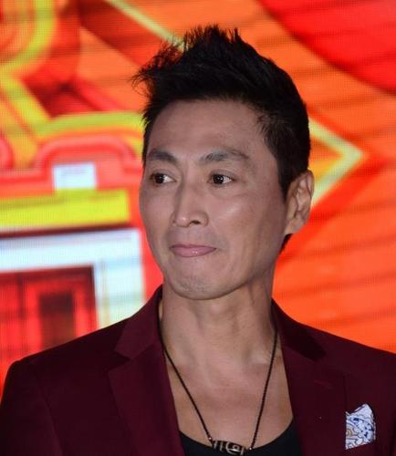 何家劲已经60岁了却还未结婚他是否会遵守多年前约定