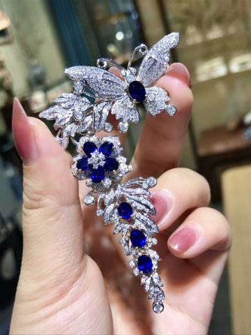 蓝宝石胸针