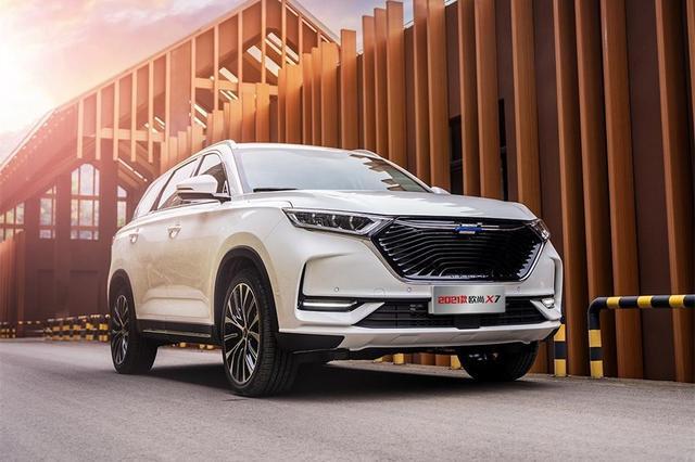 大空间还是高颜值?长安欧尚x7对比东风风行t5 evo