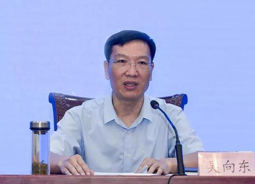 省卫生健康委党组成员,副主任吴向东出席会议并讲话.