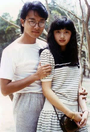 张国荣与初恋女友罕见亲热照首度曝光(图)
