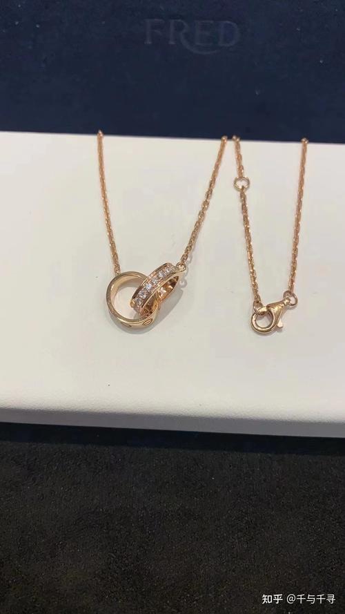 【经验】卡地亚项链双环带钻多少钱,卡地亚双环带钻项链和无钻哪个好