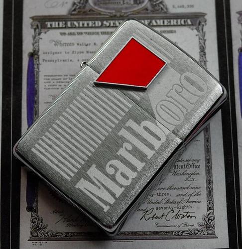 一点万宝路zippo