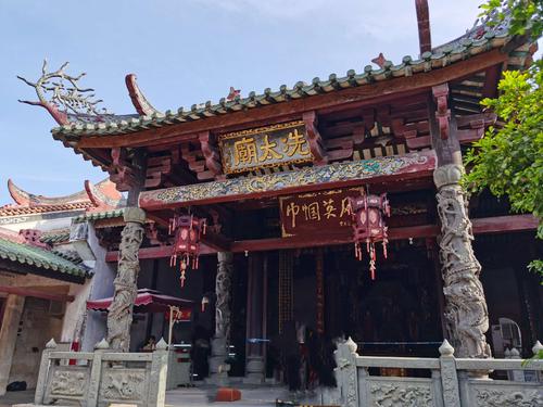 高州冼太庙:明嘉靖十四年(公元1535年)始建,是全国规模最大,等级最高
