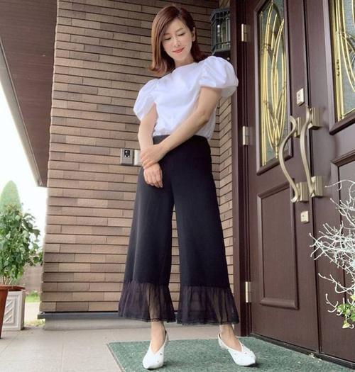 51岁日本美魔女水谷雅子肌肤红润身材极致三餐饮食大公开