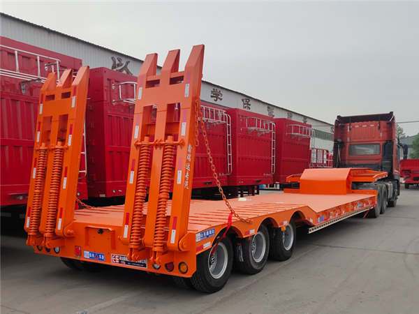 林州13米低平板半挂车哪家好