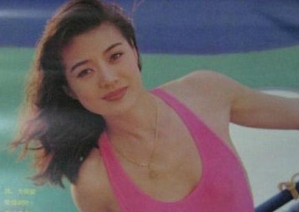 90年代泳装挂历女郎
