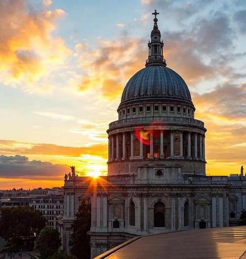 世界五大教堂,我先后去了"米兰大教堂,最昂贵的建筑——圣彼得大教堂