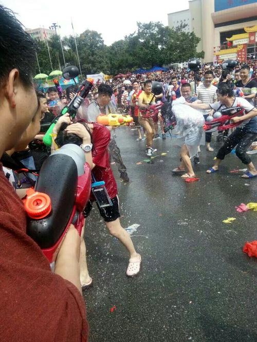 广东东莞东坑二月初二泼水节